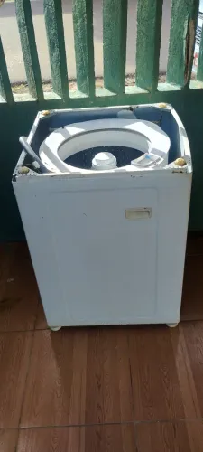 Máquina de lavar pra retirada de peças