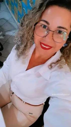 Técnico em enfermagem/cuidadora 