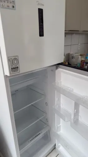 Geladeira Frost Free 347L Midea praticamente nova