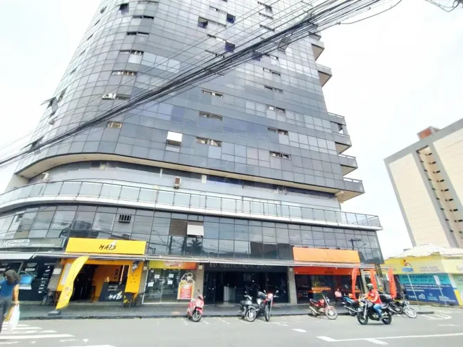 Sala comercial para locação no Centro.