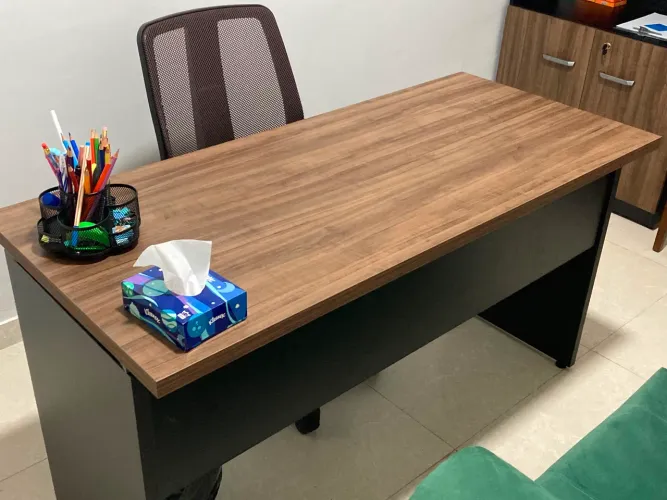 Mesa para escritório ou consultório