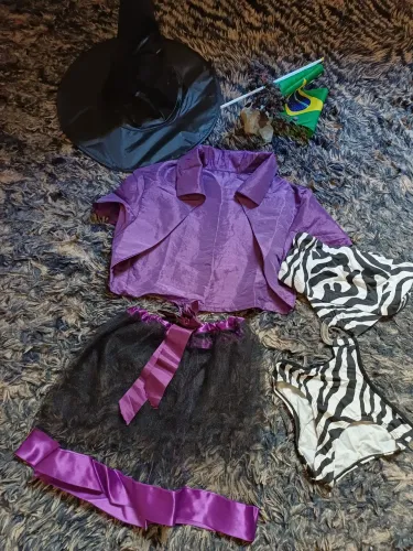 Fantasia infantil temático tamanho 10-12 anos