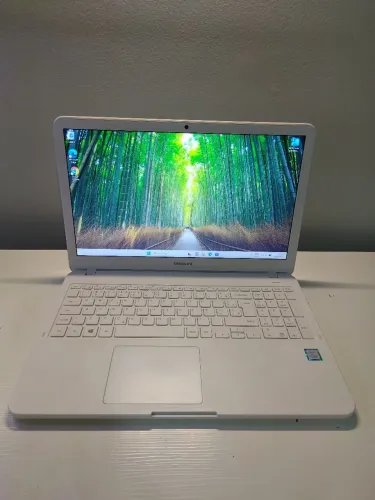Notebook Samsung Core i5 8GB SSD 240 (Aceito Cartão)