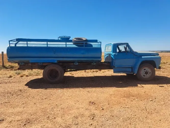 Ford f600 no pipa motor 366
