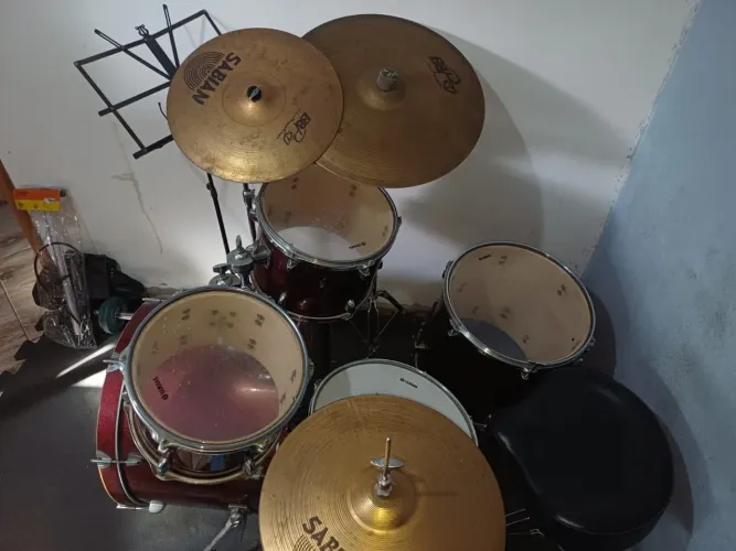 Bateria yamaha pratos importados sabiam pedal duplo tama iron aceito proposta