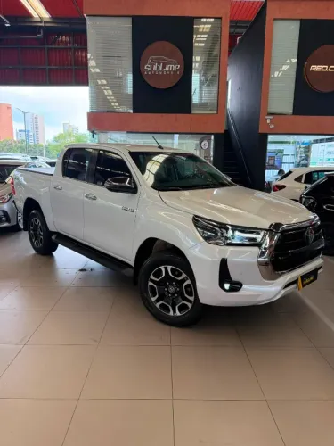 Toyota Hilux CD SRX 4X4 2.8 TDI 16V Diesel Aut. 2024