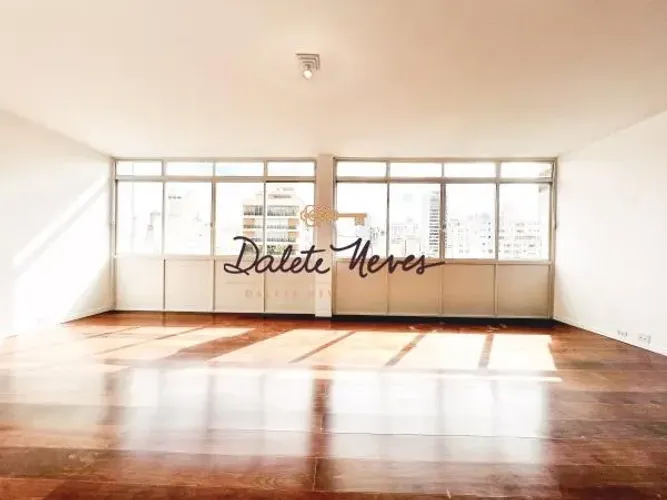Belíssima localização e Excelente Planta 1 suítes - 2 vagas