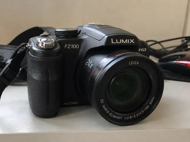 Câmera Panasonic Lumix Z100