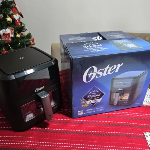 Fritadeira Elétrica Digital Oster Air Fryer 4,6 L, seminova