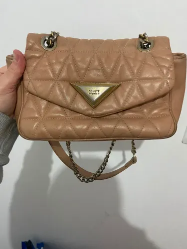 Bolsa Schultz 944 média