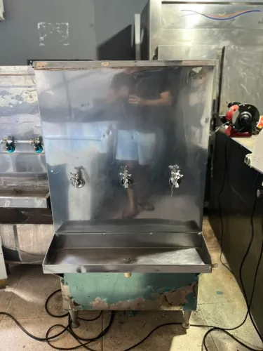 bebedouro industrial 100L]