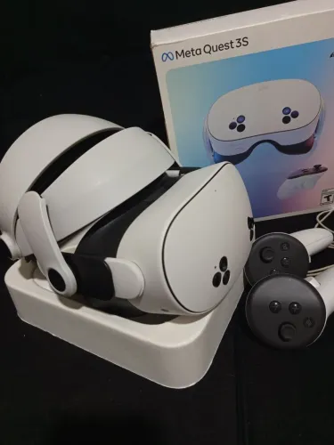 Óculos de Realidade Virtual Oculus Meta Quest 3S 128GB - Branco