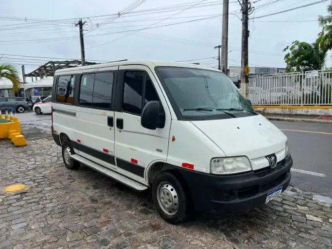 Peugeot Boxer 2.3 Minibus 15/16l TB Diesel. 2014