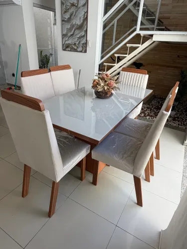 Mesa 6lugares pouco tempo de uso