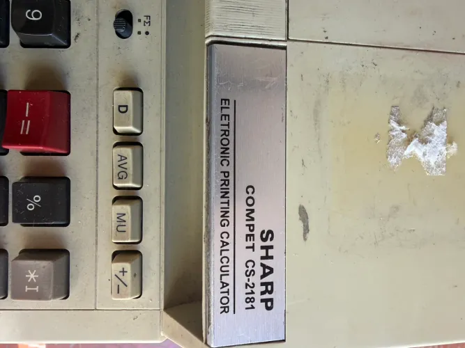 calculadora antiga Sharp Compet CS-2181