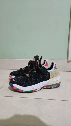Tenis nike Lebron James