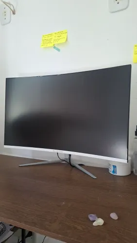 Monitor Bluecase, 28" curvo, nunca usado