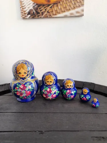 Matrioska boneca russa de madeira