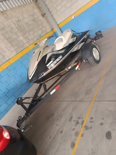 Jet ski marca yamara  whatsapp *