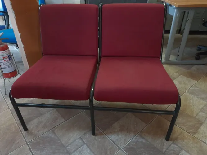 Poltrona fixa para espera-usado 