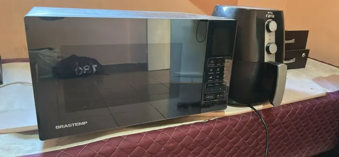 MICROONDAS BRASTEMP 40L 220V SEMI-NOVO