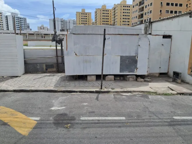 Trailer vendo estrutura de Trailer Só a carcaça, não é a venda do ponto 