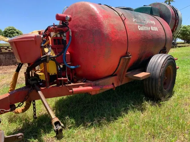 Pulverizador 2012 FMC COPLING Gulliver, 4.000 litros C/Evolution