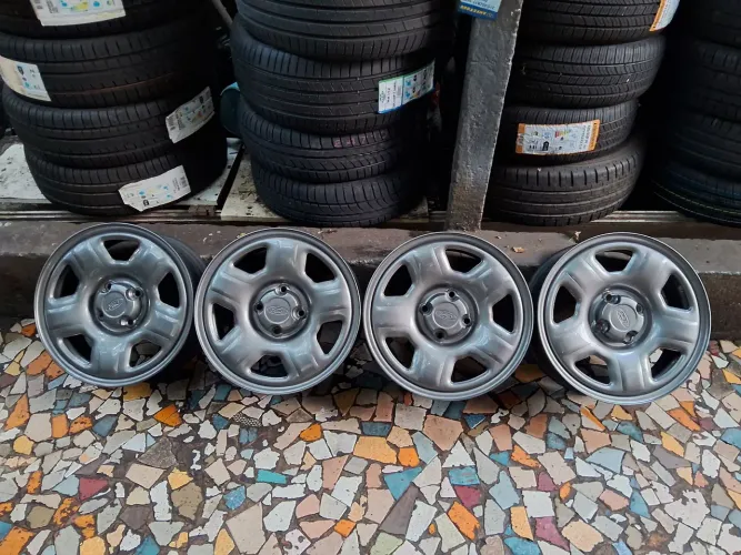 Jogo de rodas de ferro aro 15/4 furos originais Ford Eco Sport e outros