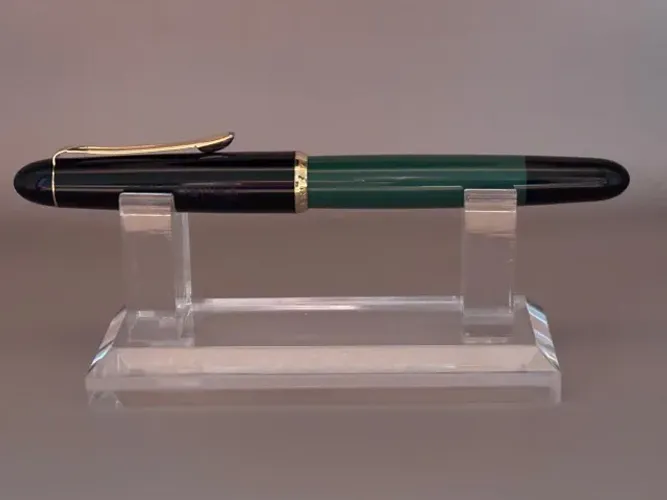 Caneta Tinteiro Pelikan 120 Verde/Preta - Pena EF - Estado de Nova