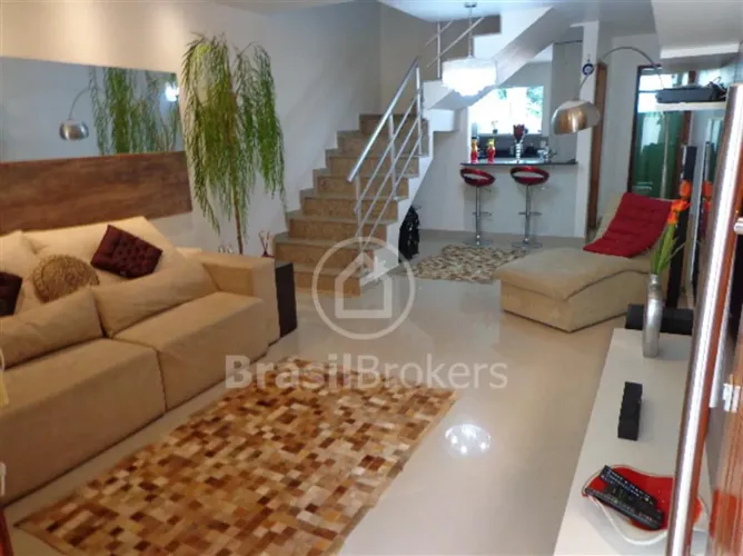Casa de Condomínio à venda com 220,00m² e 3 quartos em Jacarepaguá, Rio de Janeiro - rj