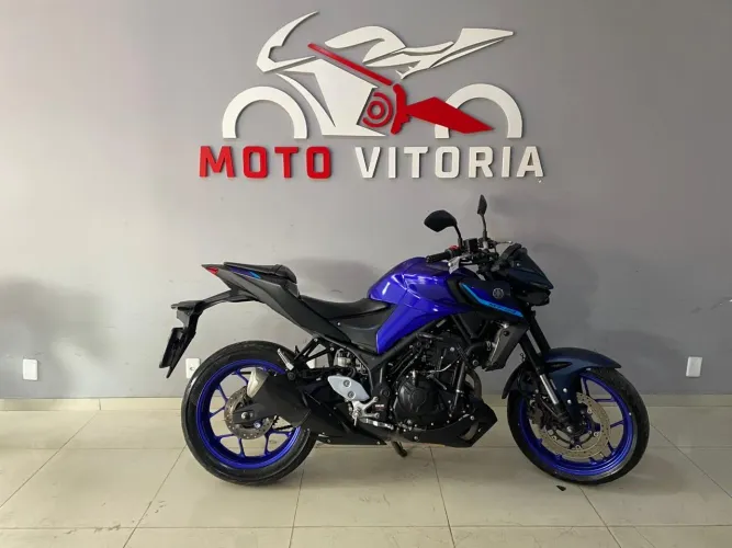 YAMAHA MT03 impecável e com baixo km novinha