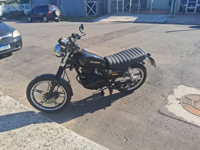 Suzuki intruder 125
