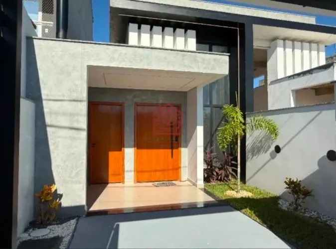 Casa à venda em Vale das Palmeiras, Macaé: 2 suítes, 82m²