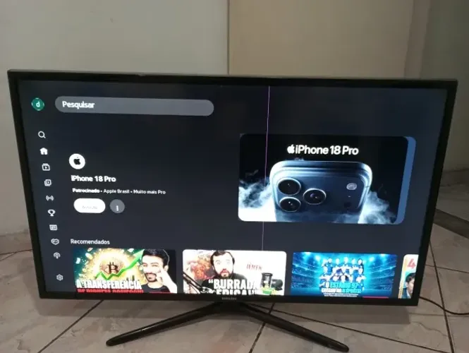 Smart TV Samsung 32" c/ defeito pequeno