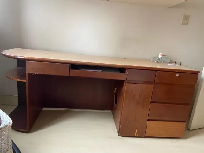 Escrivaninha / Mesa de escritório