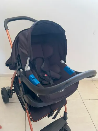 Carrinho + Bebê conforto Burigotto
