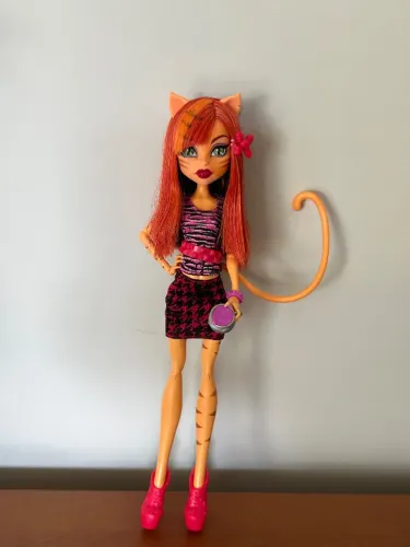 Monster high toralei coffin bean