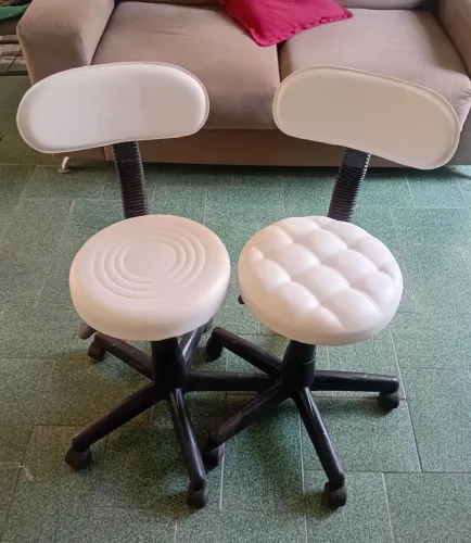 Cadeira POP mocho com encosto slim na cor branca