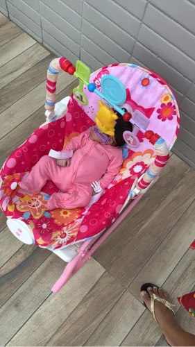 Cadeirinha de descanso vibratória 