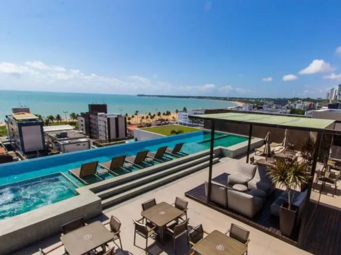 Cobertura duplex em Tambaú poucos passos do mar