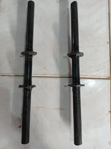 Halterzinho de ferro com presilhas