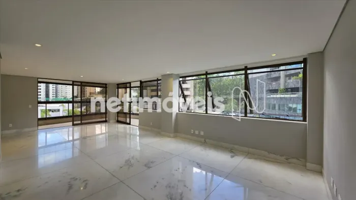 Imóvel de 196m²; com 04 Quartos (02 Suítes), 04 Banheiros e 04 Vagas a venda no bairro Bel