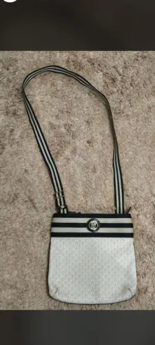 Bolsa Victor Hugo preta e branca 