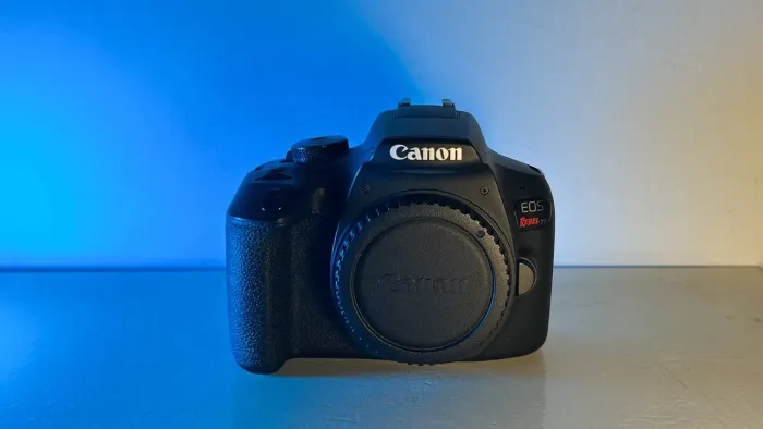 CANON T7 + ACESSÓRIOS