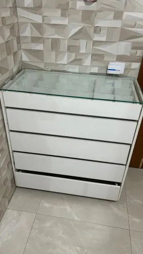 Cômoda branca