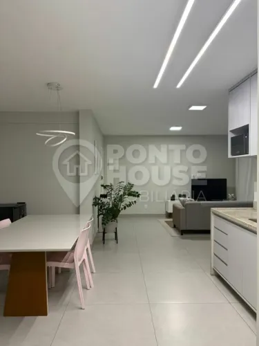 Apartamento reformado à venda na Vila Gumercindo 81 m², 2 dormitórios e 1 vaga