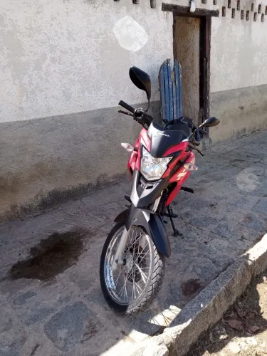 Moto toda original só pegar e rodar 