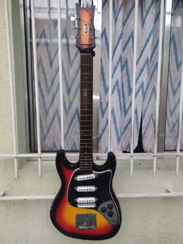 GUITARRA SNAKE VINTAGE MOSRITE RARA 1967