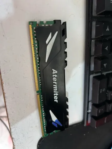 Vendo memória ram ddr4 com defeito