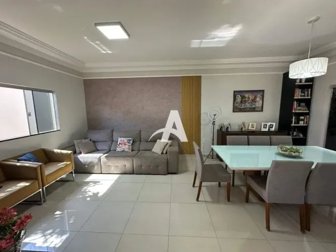 Casa para aluguel, 4 quartos, 1 suíte, 1 vaga, Alto Umuarama - Uberlândia/MG
